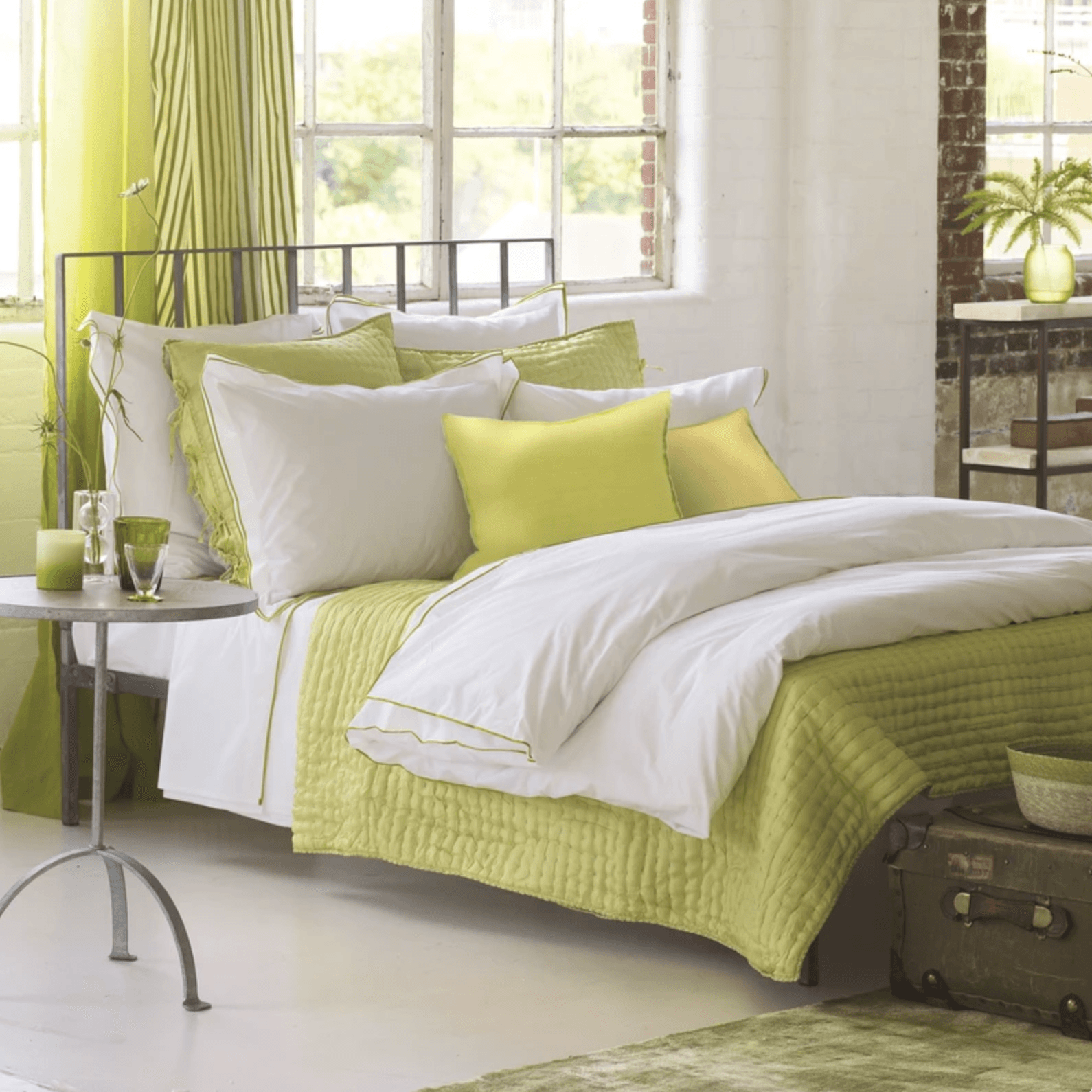 Quilt Designers Guild Chenevard Silver & Willow - Stoc Casa